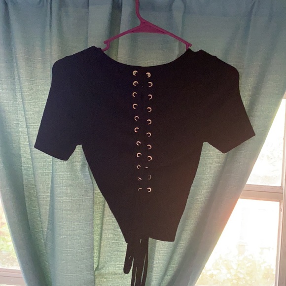 Black Crop Top size medium from Hera Collection - Picture 2 of 3
